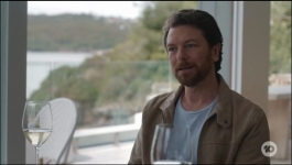 North Shore - Season 01 Episode 04